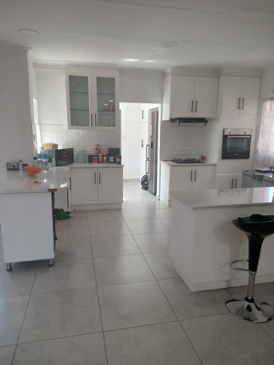 4 Bedroom Property for Sale in Flamwood North West